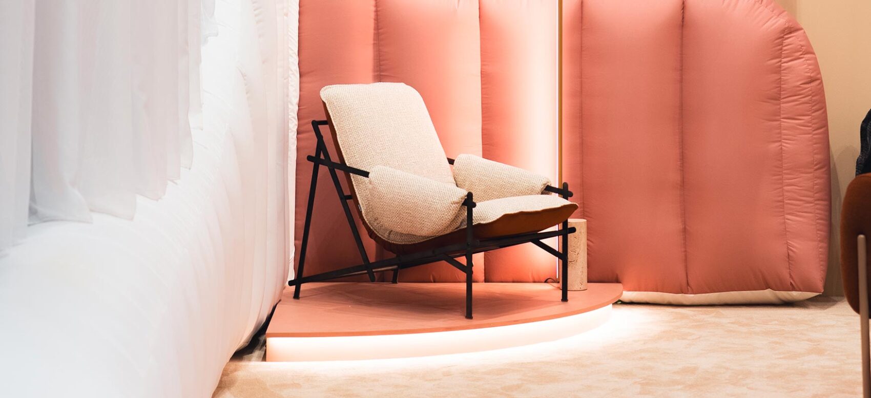 Tessuti per rivestimento divani: eleganza e funzionalità per ogni stile