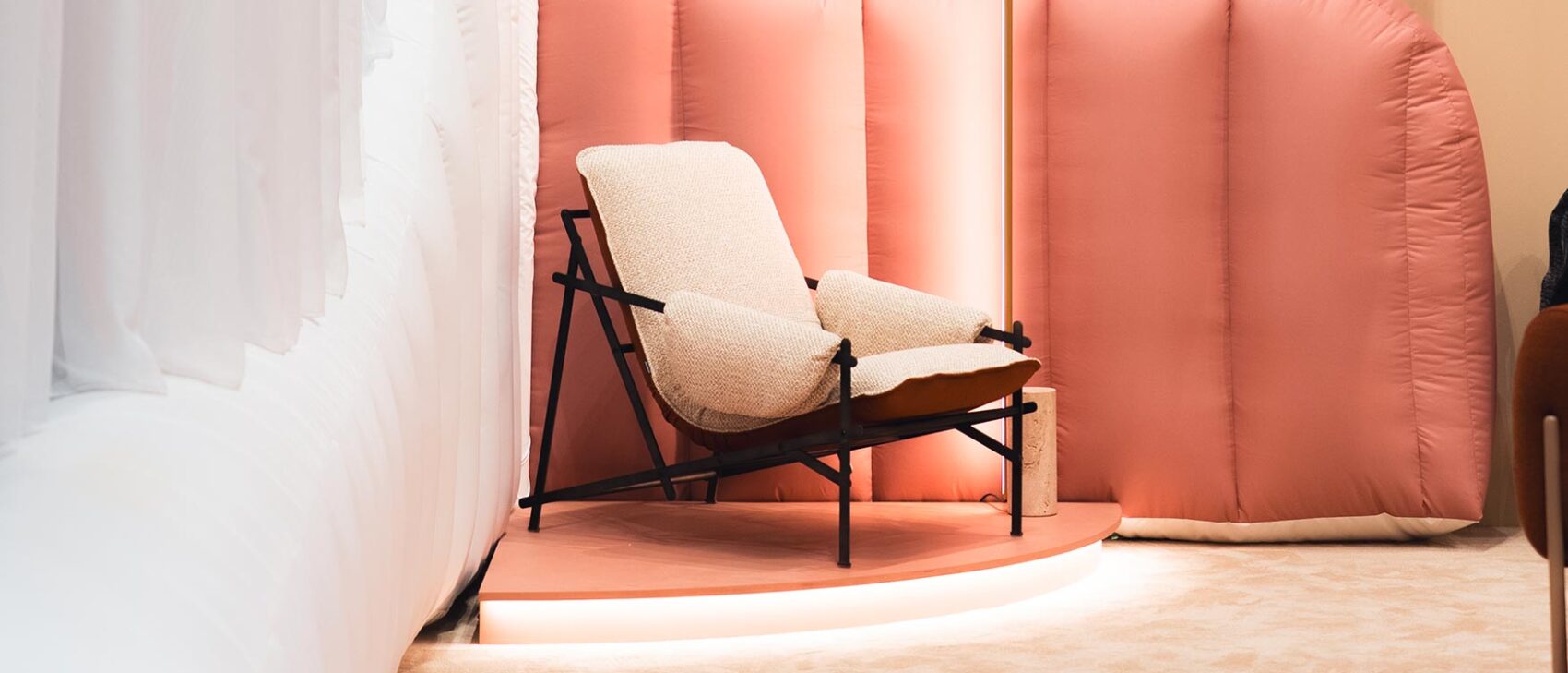 Tessuti per rivestimento divani: eleganza e funzionalità per ogni stile